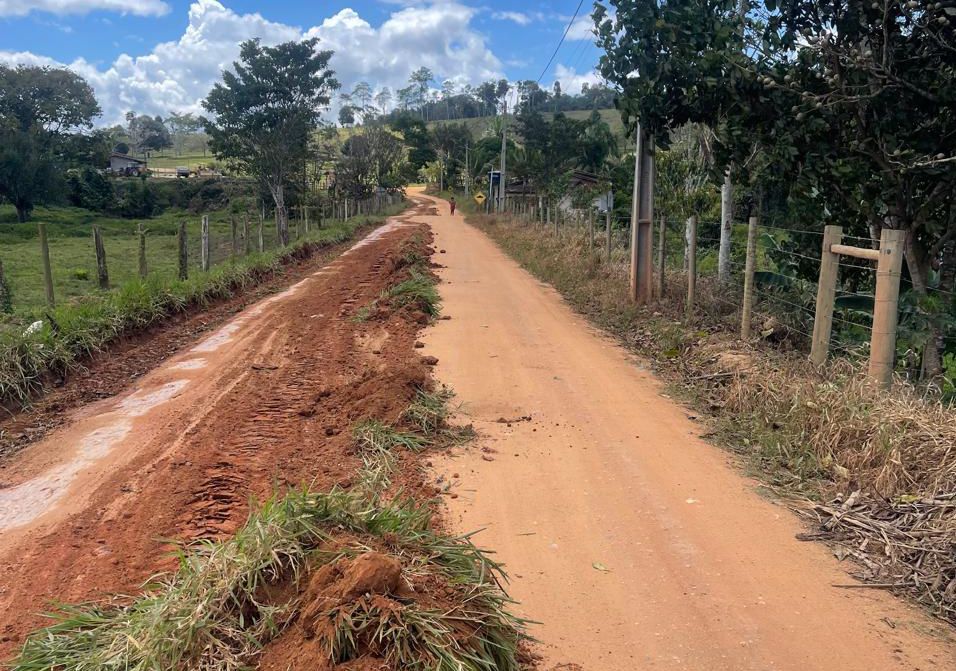 Prefeitura de Itabela recupera 22 km de estrada vicinal entre Defunto Lavado e Barra Nova