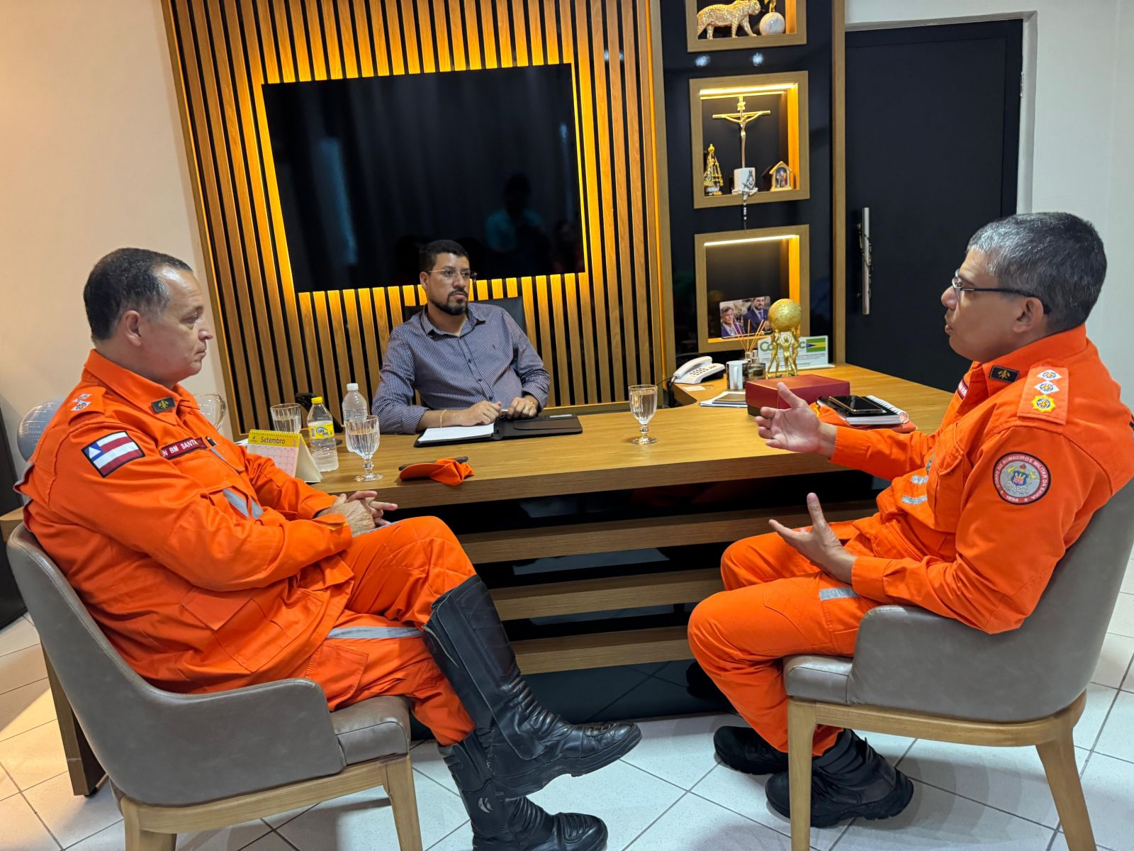 Prefeitura discute aes integradas com Corpo de Bombeiros e Defesa Civil. (Foto: Ascom)