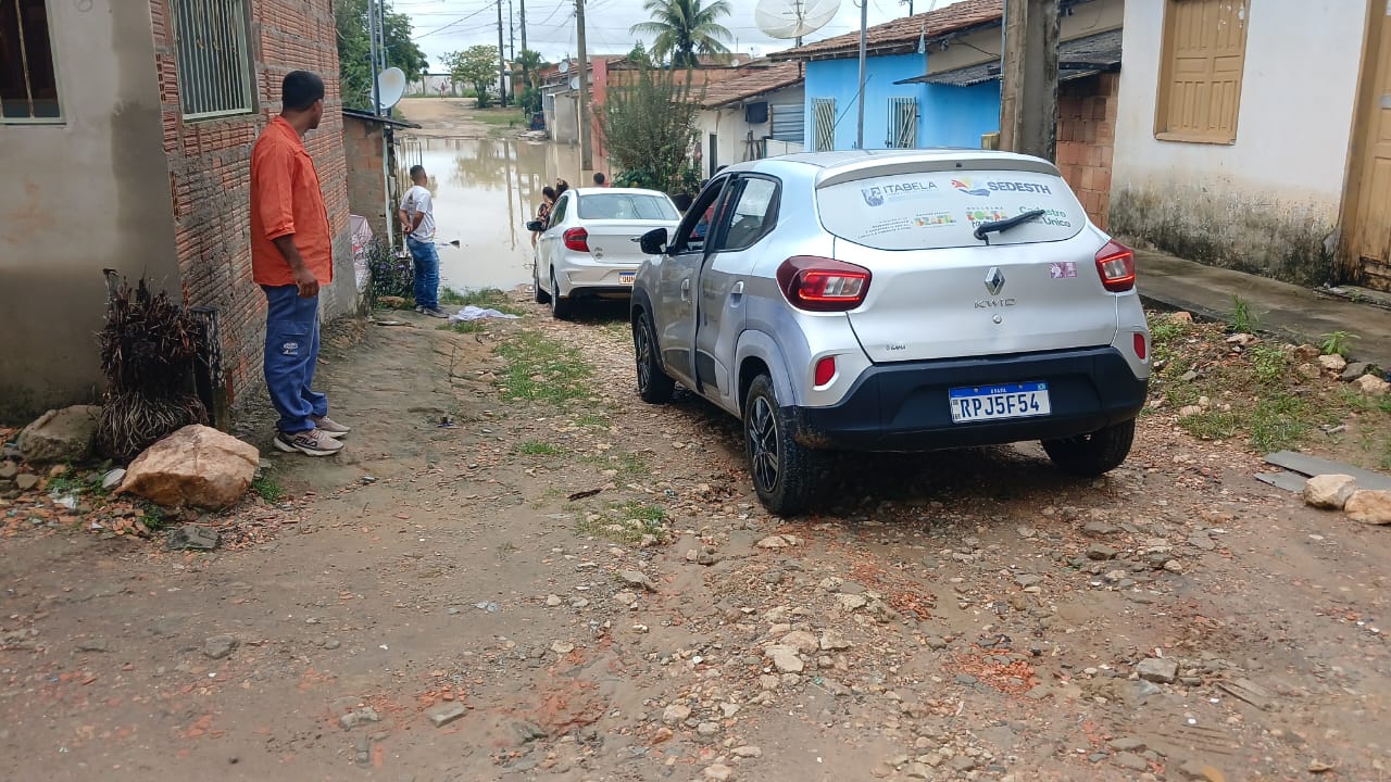 Prefeitura de Itabela segue com aes de auxlio s famlias atingidas pelo temporal