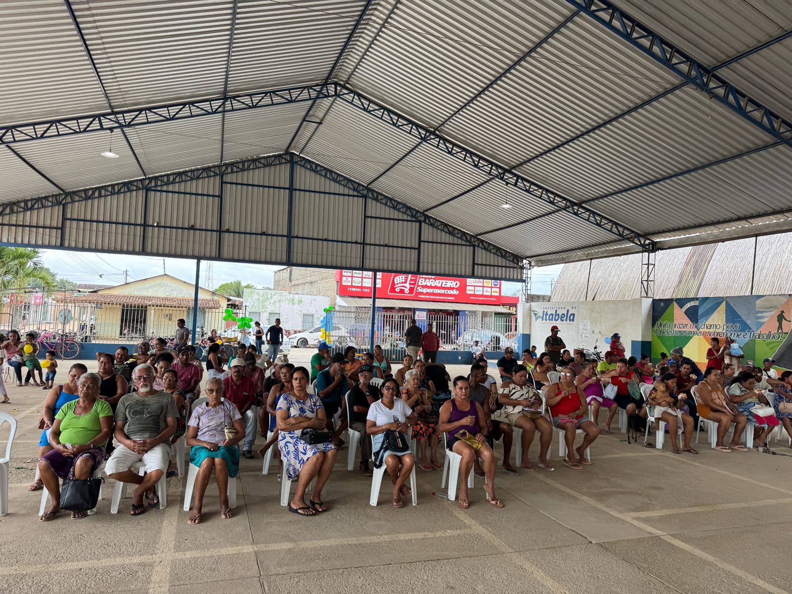 Mutirão de atendimentos reúne centenas de usuários para atualização do CadÚnico e Bolsa Família em Itabela. (Foto: divulgação) Mutirão de atendimentos reúne centenas de usuários para atualização do CadÚnico e Bolsa Família em Itabela. (Foto: divulgação)
